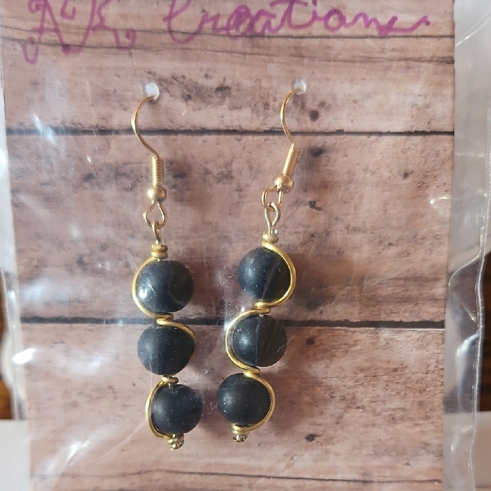 Handmade Elegant Black and Gold Earrings